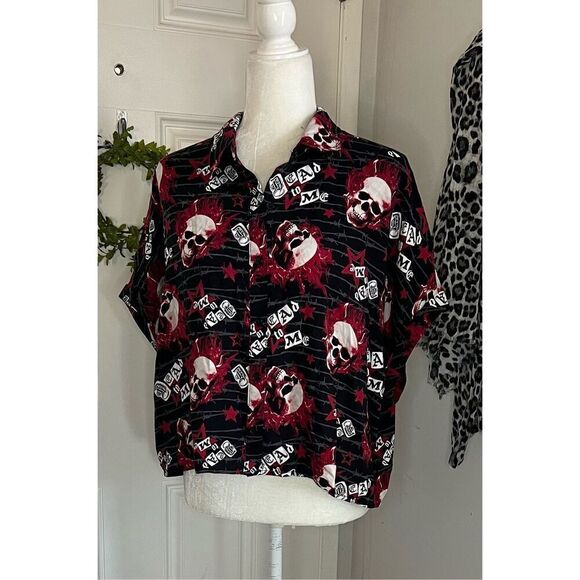 Social Collision Flaming Skulls Allover Print Girls Woven Button-Up (Med) - Picture 2 of 8